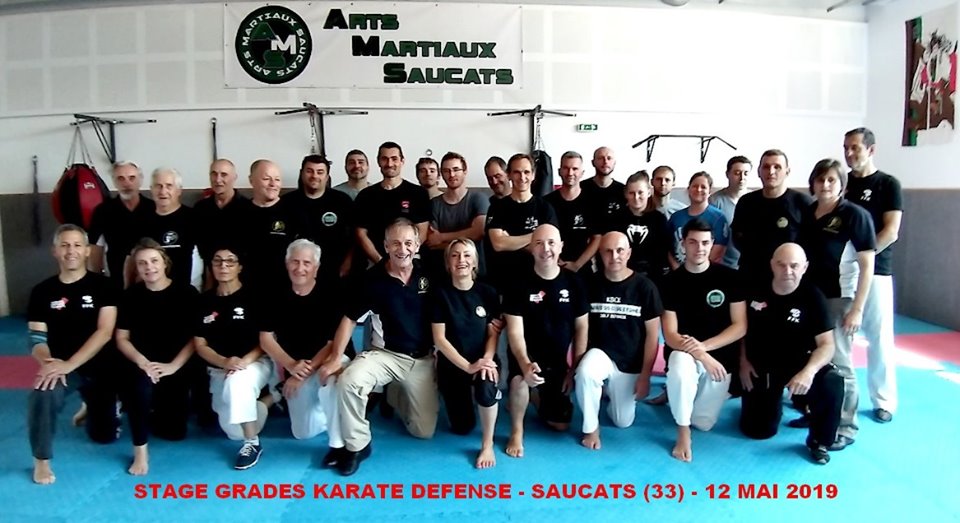 Photo de groupe stage karate defense spécial grade mai 2019